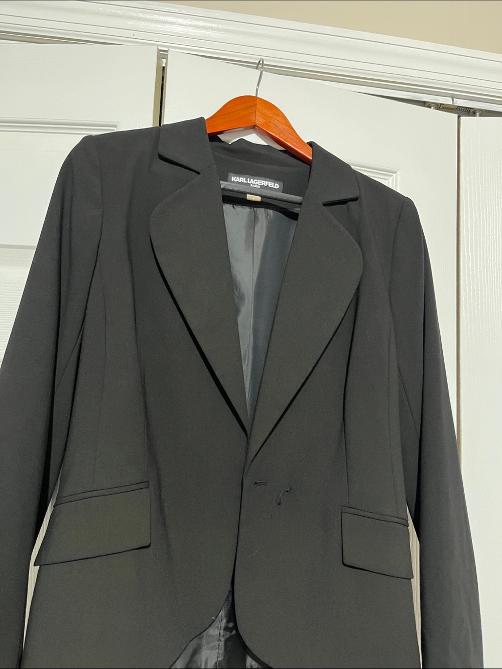 Karl Lagerfeld Black Tailored Single-Button Blazer